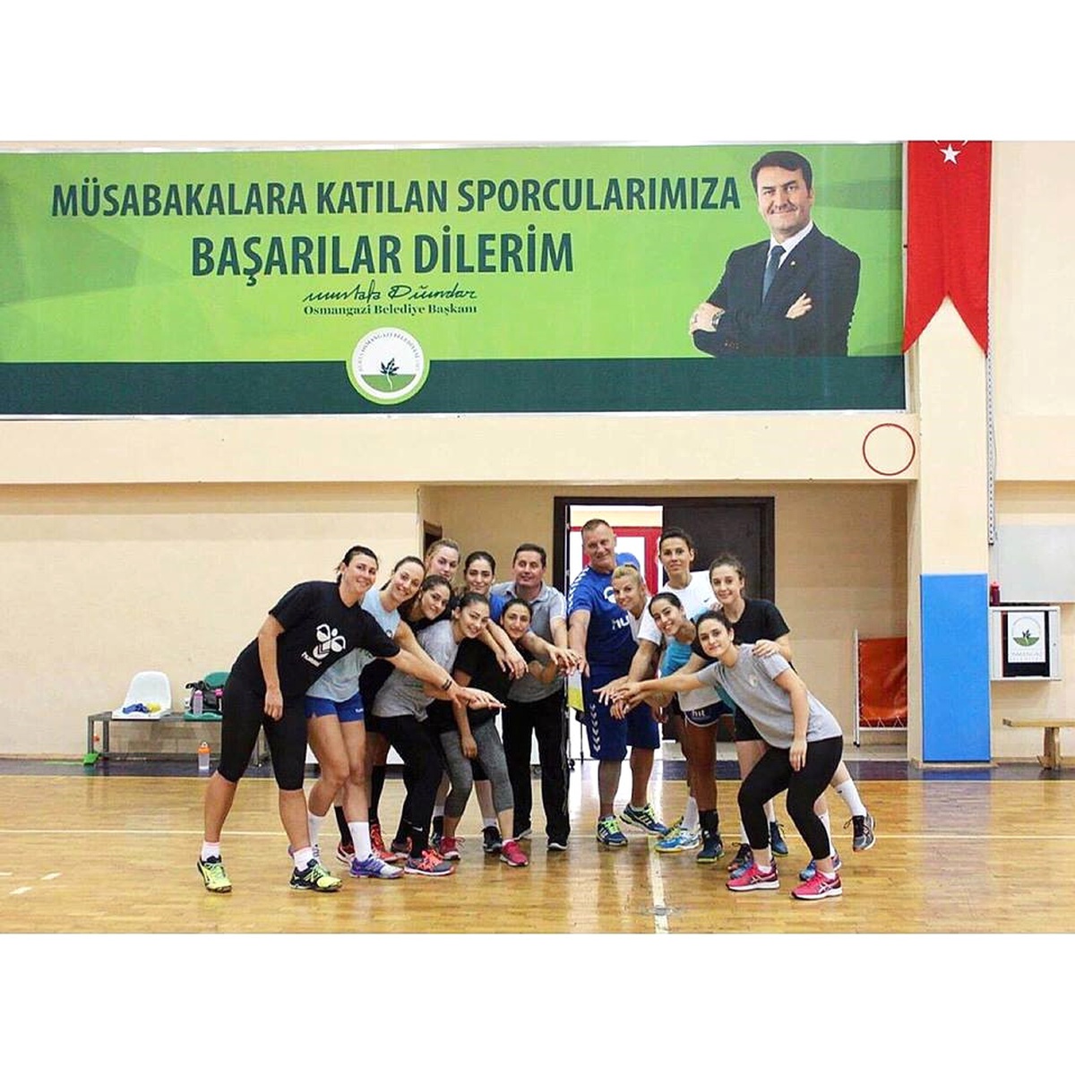 Osmangazili Hentbolcular Kupada Dolu Dizgin