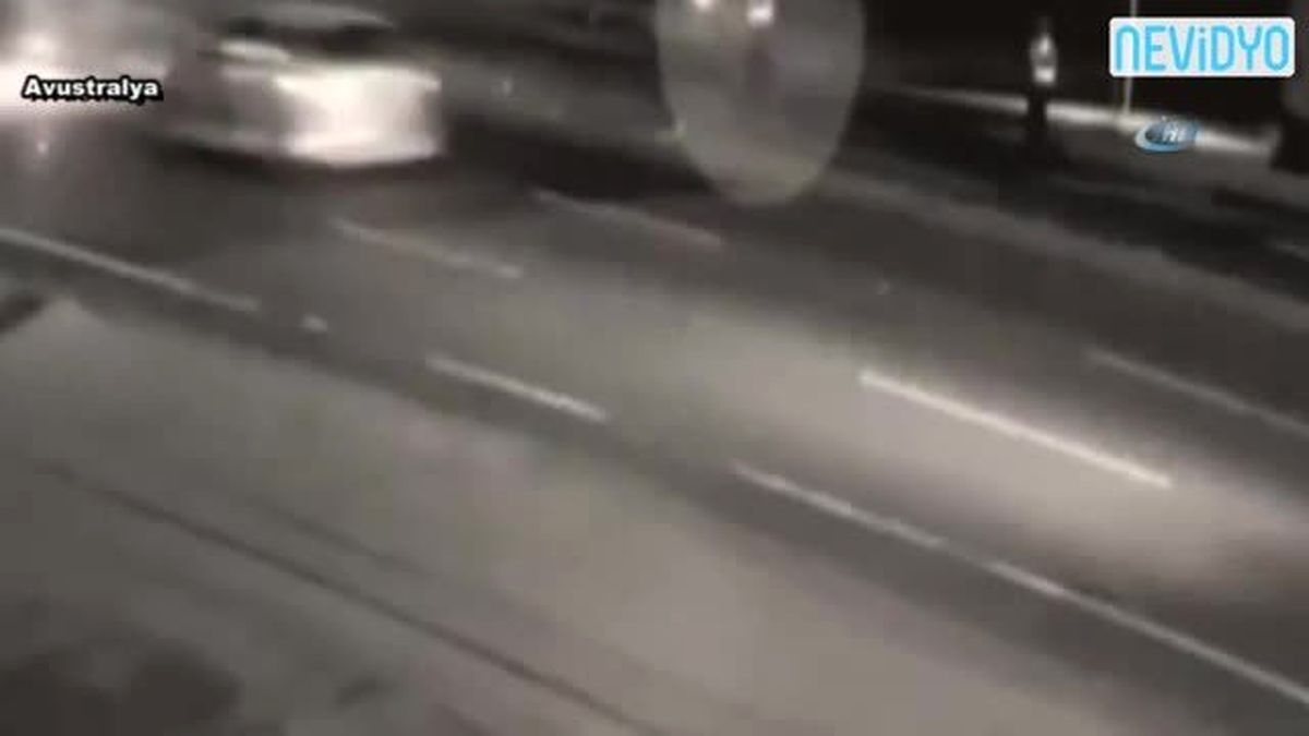 Otomobil Polise Böyle Çarptı