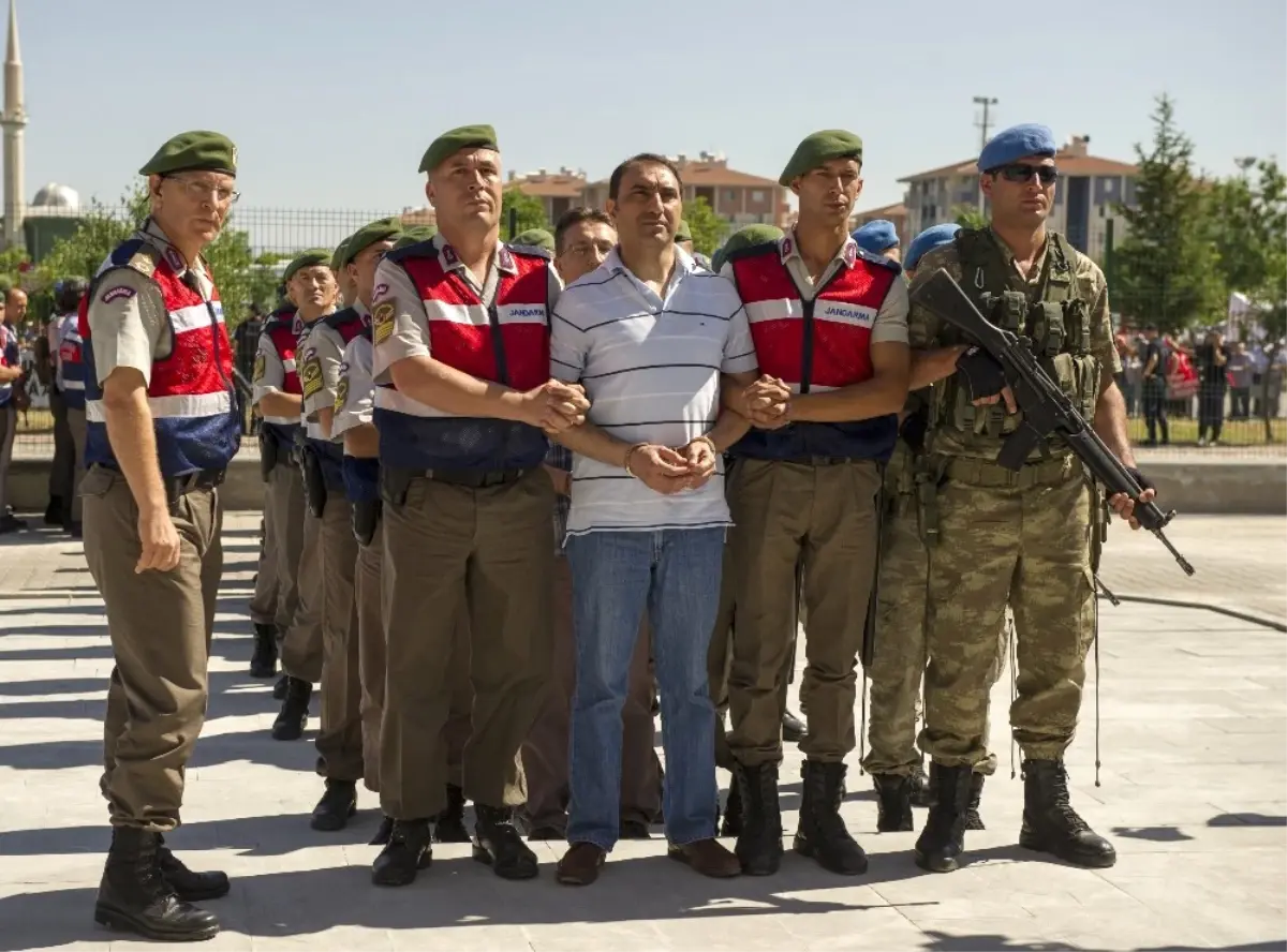 Özel Harekatı Bombalayarak 50 Polisi Şehit Eden Pilot Hakim Karşısında