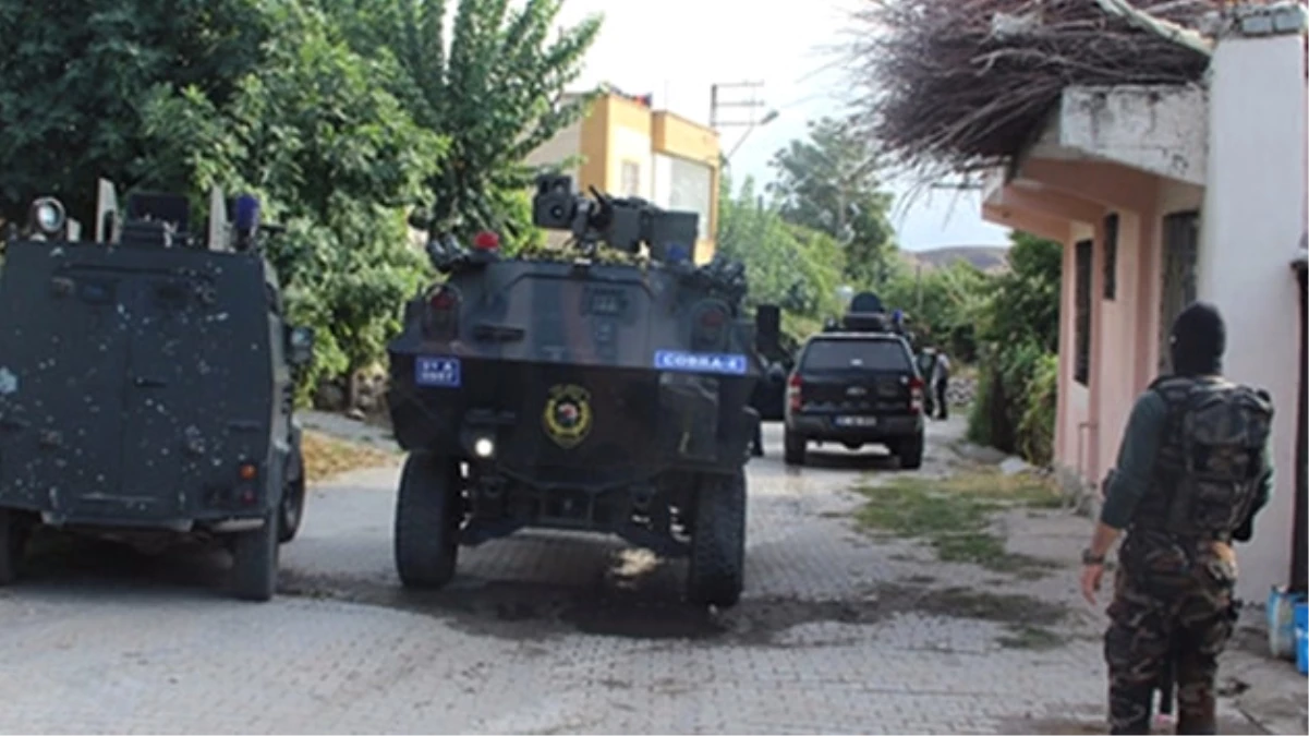 Şemdinli\'nin Altınsu Köyü\'nde 7 Gün Sokağa Çıkma Yasağı İlan Edildi