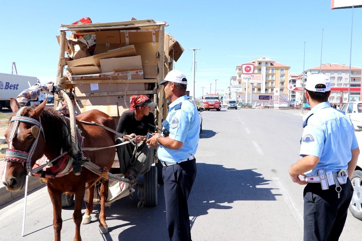 Aksaray\'da At Arabalarına Yönelik Uygulamalar Sürüyor