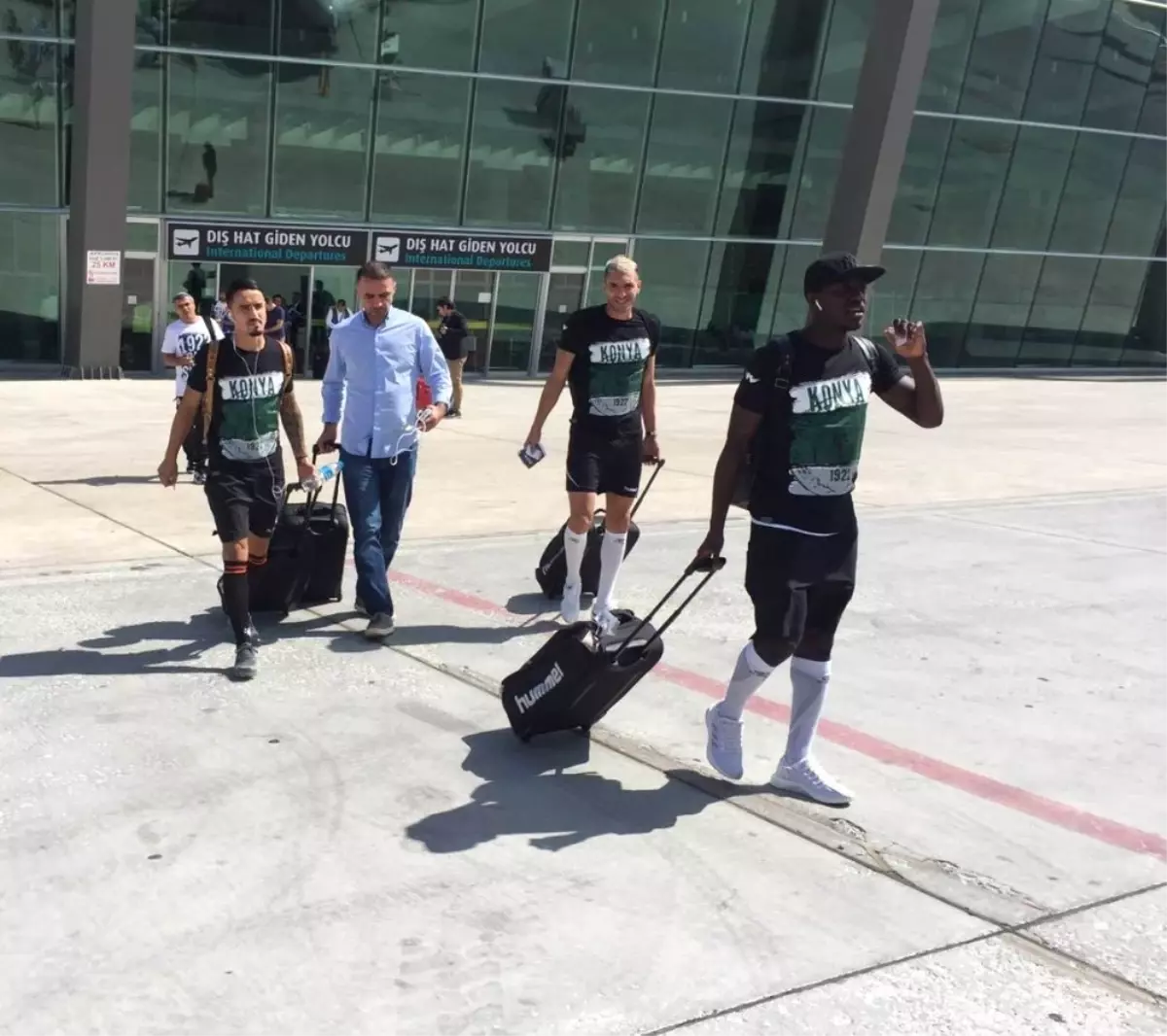 Atiker Konyaspor Marsilya\'ya Gitti