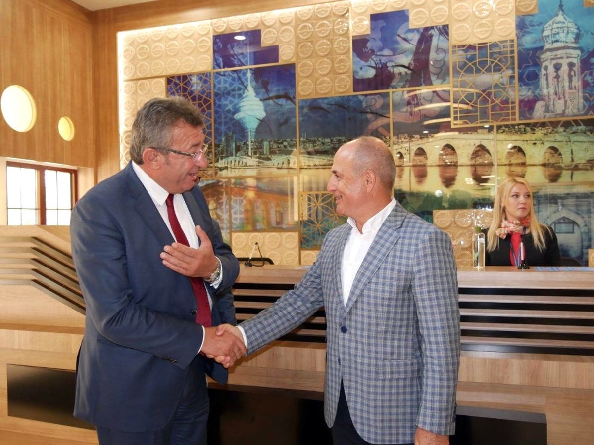 Büyükçekmece\'nin Yeni Belediye Binasına Hayran Kaldılar