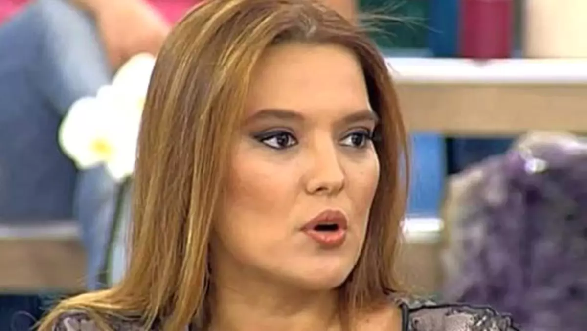 Demet Akalın\'dan "Çok Çirkinsin" Diyen Takipçisine Efsane Cevap