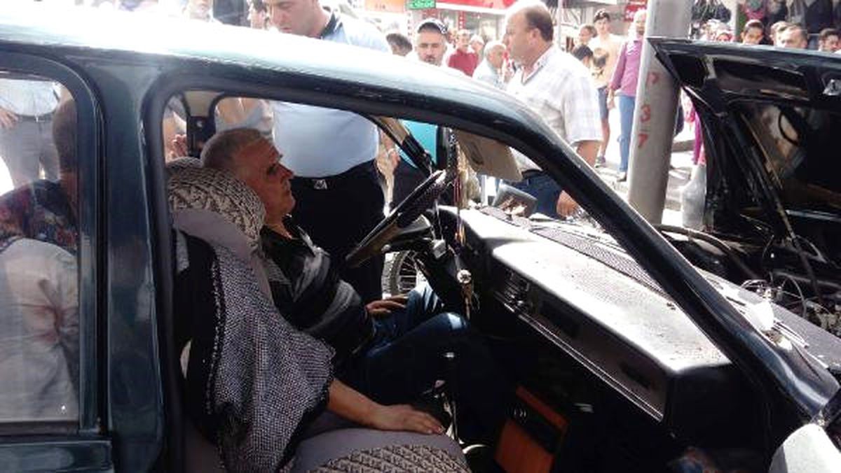 Freni Boşalan Otomobil Elektrik Direğine Çarptı: 1 Yaralı