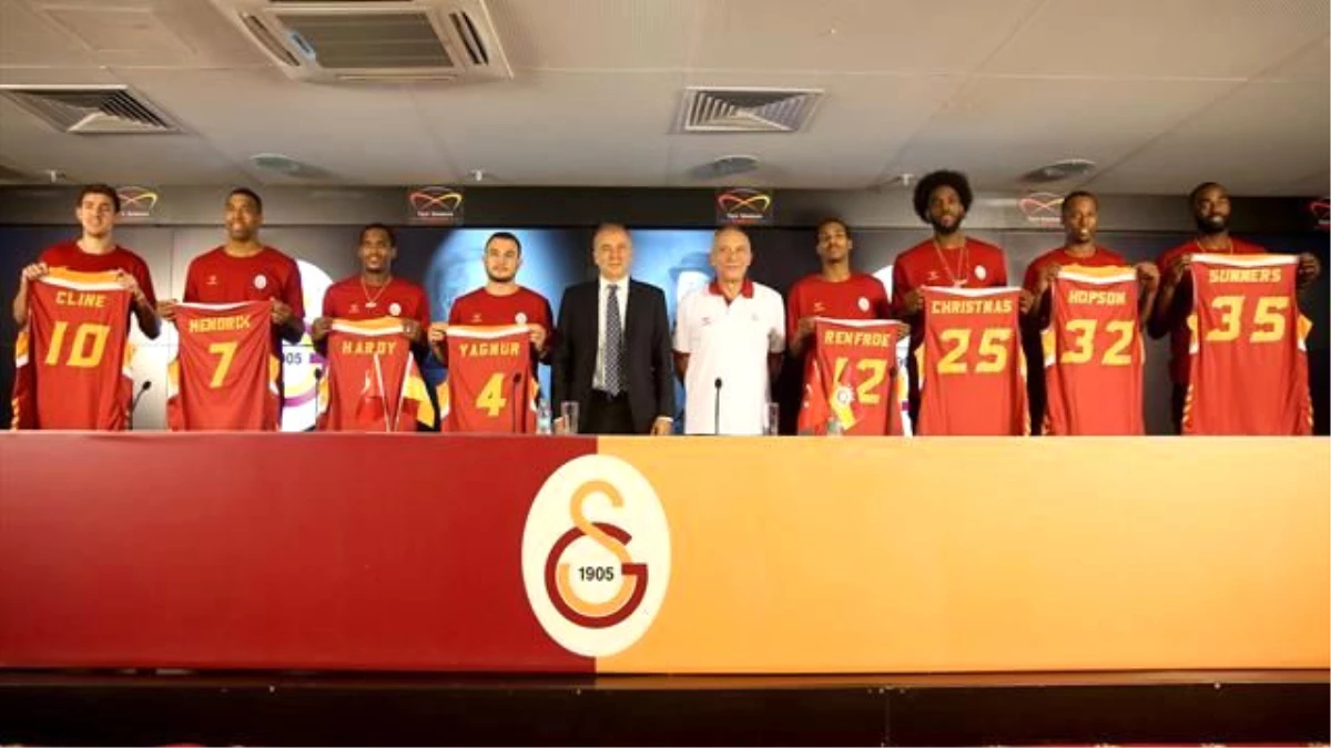 Galatasaray Odeabank Yeni Transferlerini Basına Tanıttı
