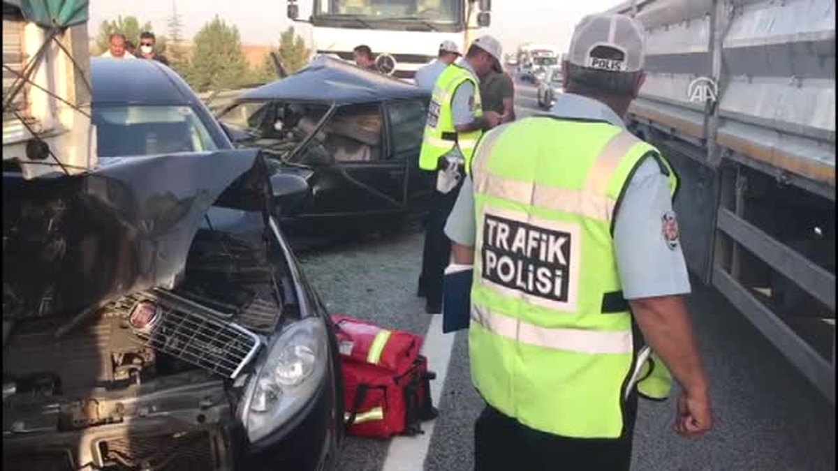 Güncelleme - Eskişehir\'de Anız Yangını Zincirleme Kazaya Neden Oldu