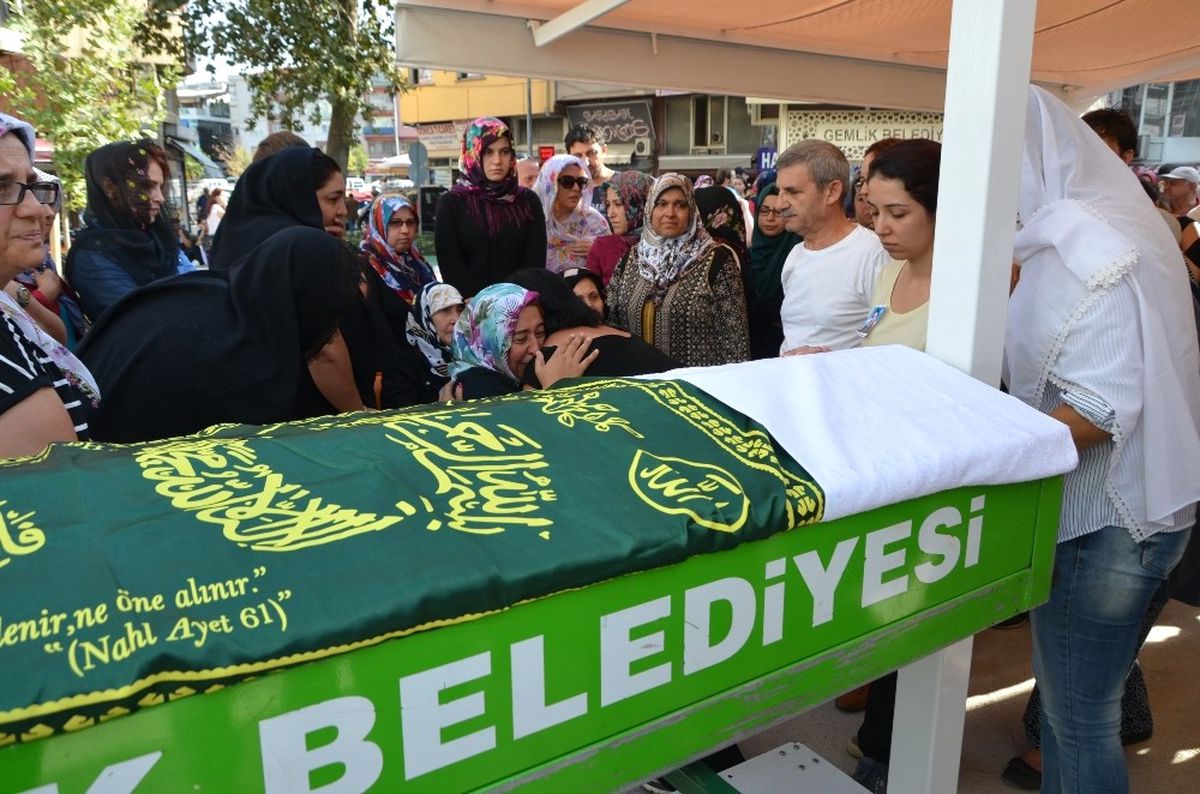 Tatilde Ölen Sağlıkçı Son Yolculuğuna Uğurlandı
