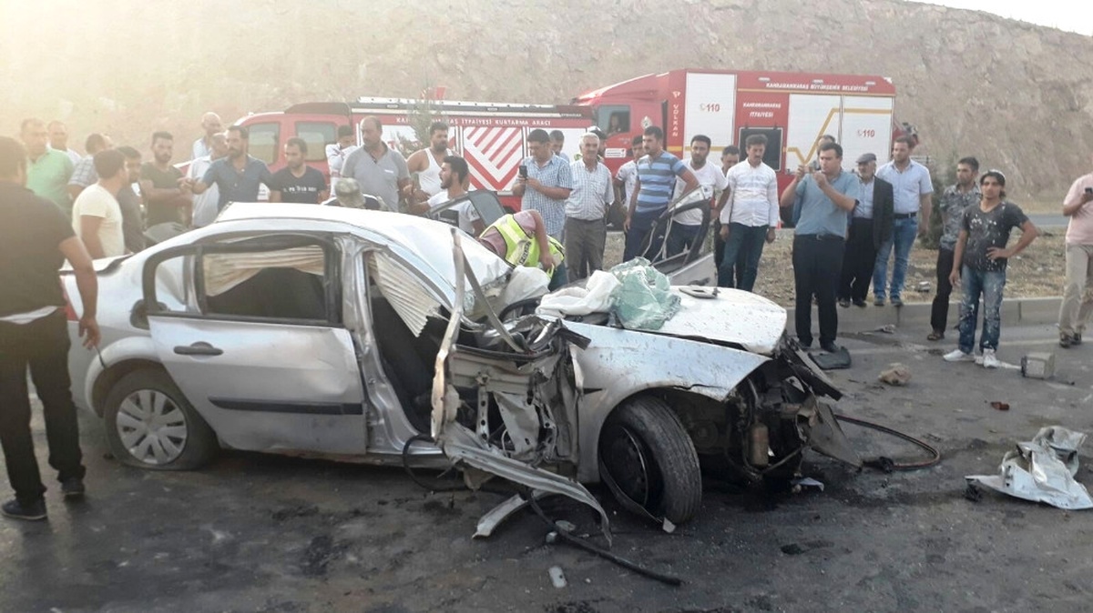 Hurdaya Dönen Otomobilden Sağ Çıktı