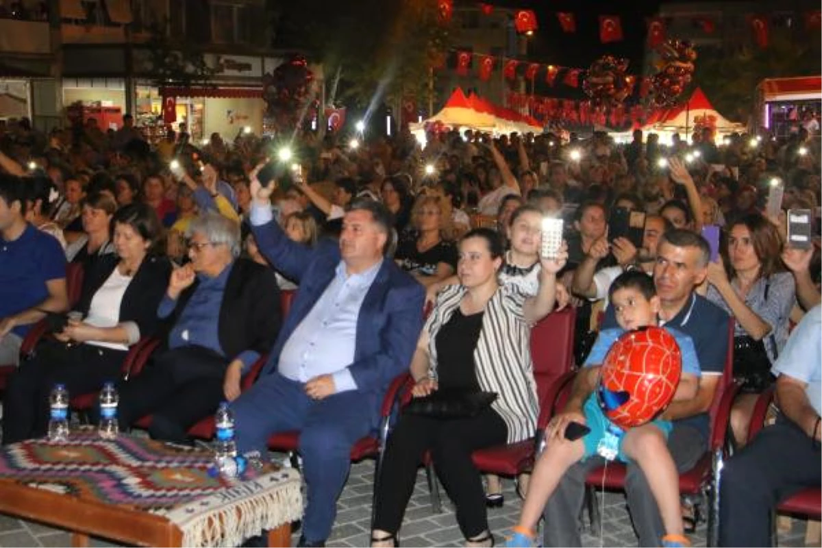 Hüsnü Şenlendirici\'den Hasat Festivali\'nde Müzik Ziyafeti