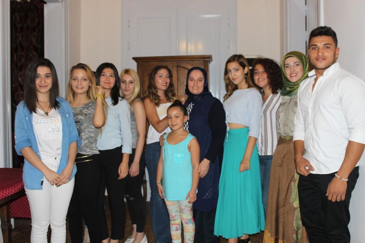 Huzur Evi Yararına Bornoz Defilesi