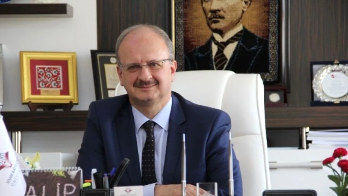 Hakkında Soruşturma Açılan İzmir Katip Çelebi Üniversitesi Rektörü Akhan İstifa Etti