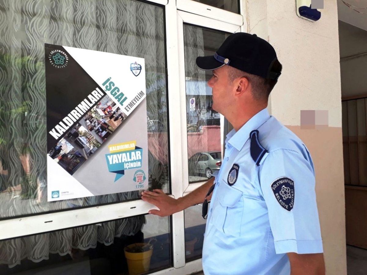 Kaldırım İşgaline Afişli Uyarı