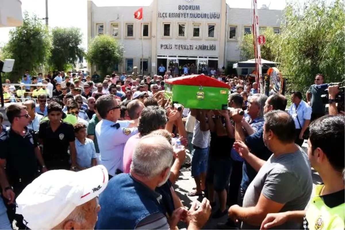 Kanserden Ölen Polis Memurunun Cenazesi Memleketi Konya\'ya Uğurlandı