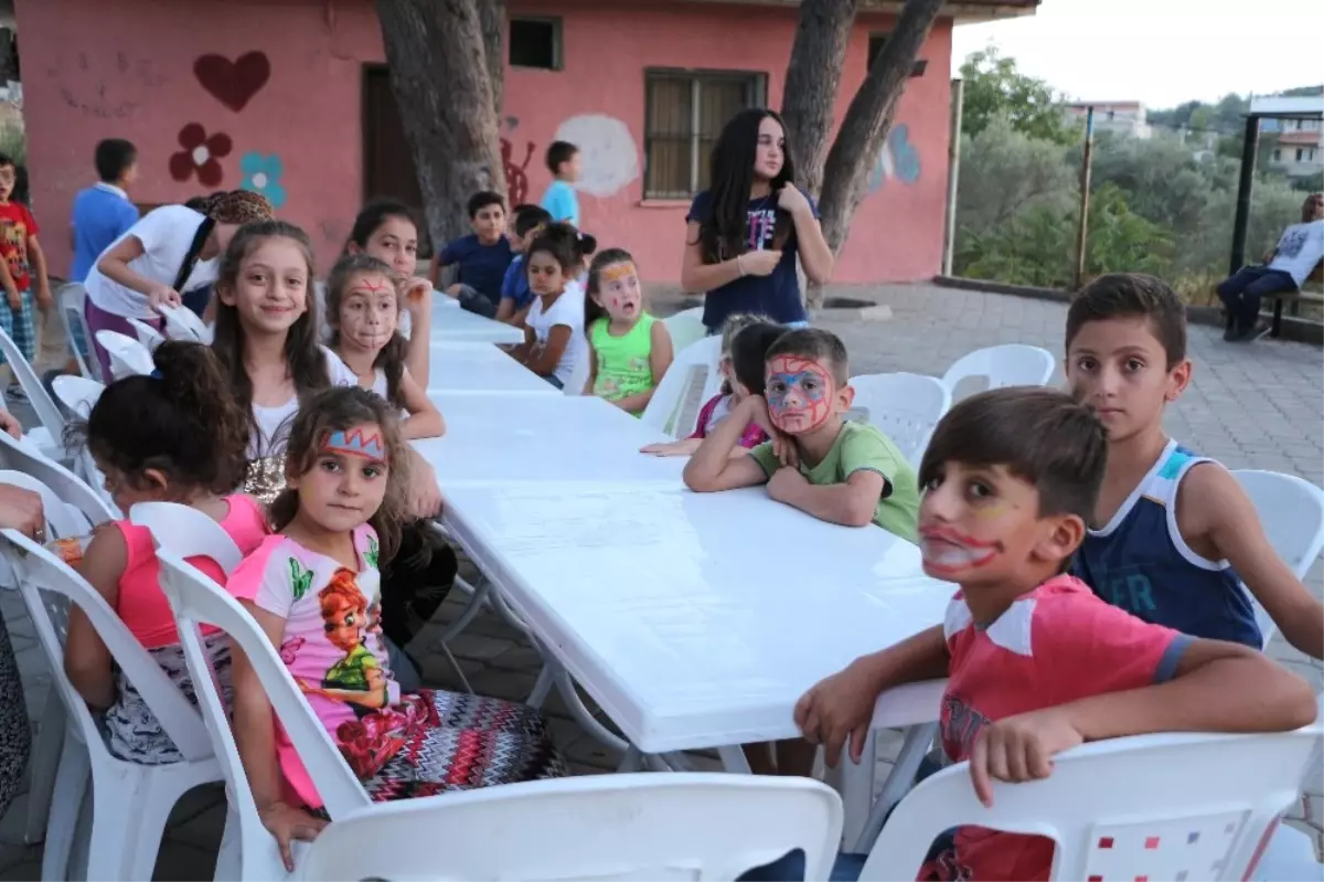 Kuşadası Belediyesi Yaz Sonu Çocuk Şenliği Başladı