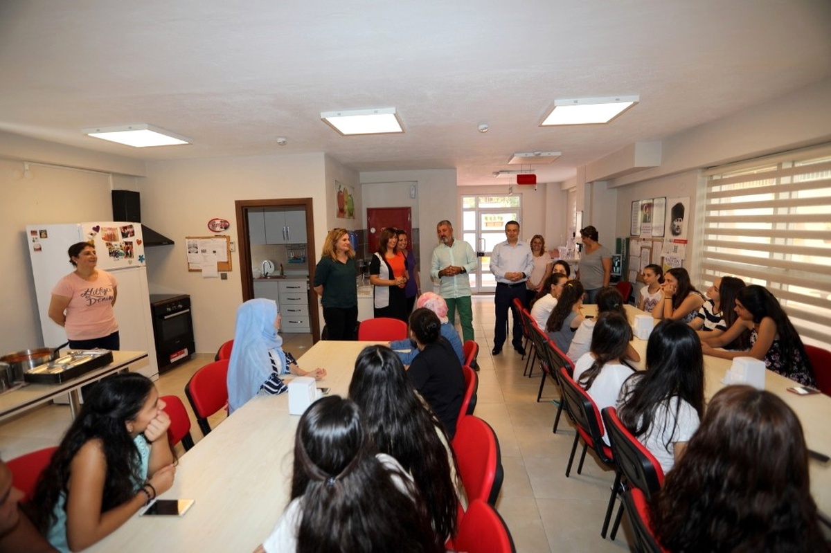 Manavgat Belediyesi\'nden Kız Öğrencilere Sıcak Yuva