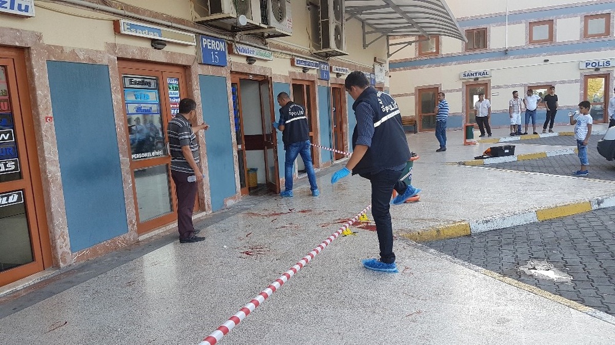 Manavgat Otogarında Bıçaklı Sopalı Kavga: 3 Yaralı