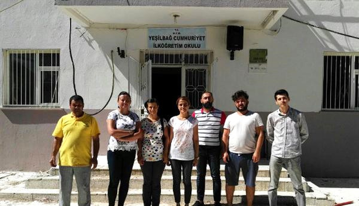 Öğretmenler, Okulu Boyayıp, Eksikleri Giderdi