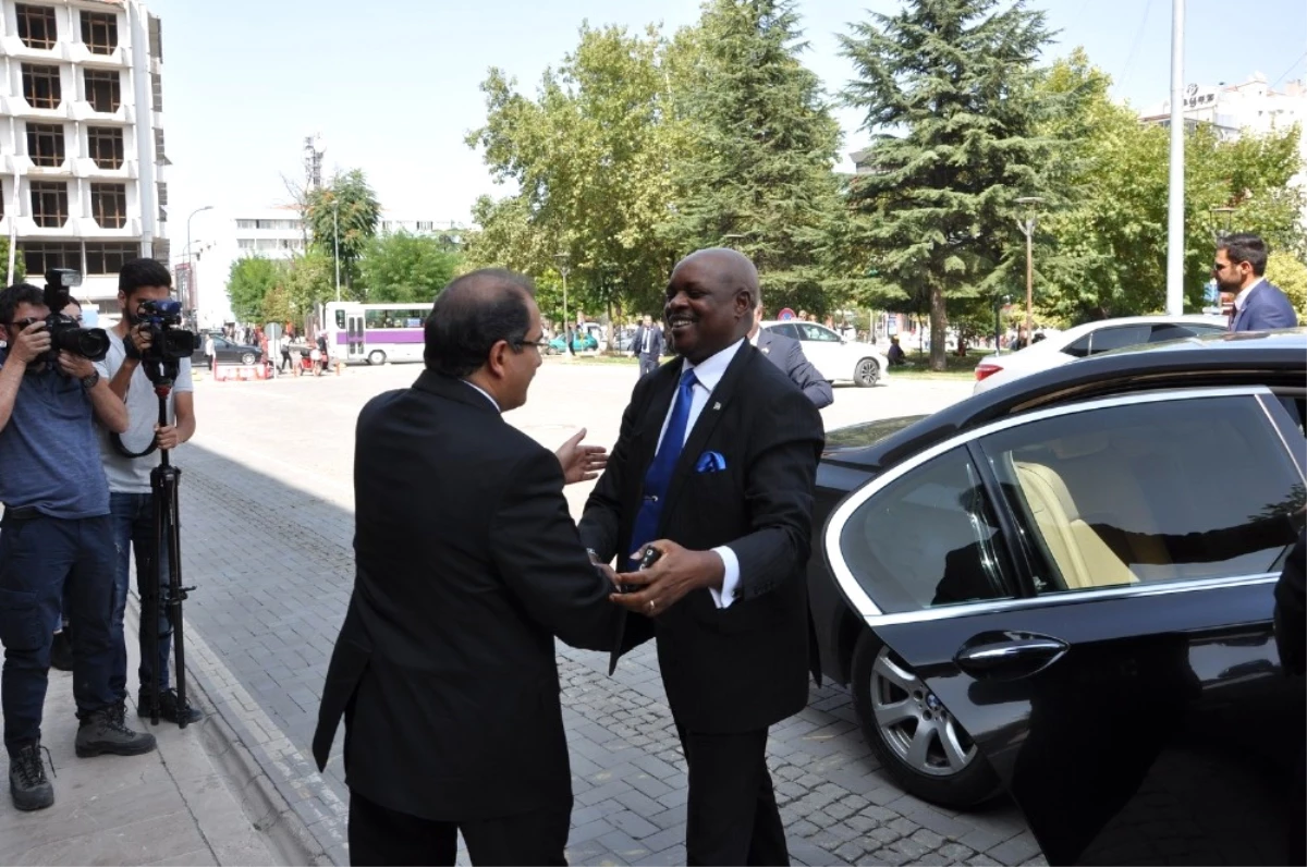 Ruanda Ankara Büyükelçisi Williams Nkurinziza\'nın Uşak Ziyareti