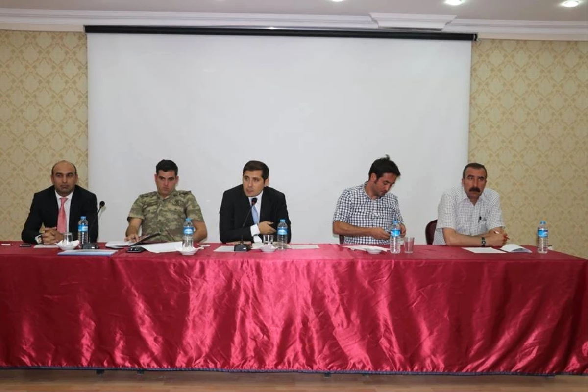 Tutak\'ta Okul ve Çevre Güvenliği Toplantısı Yapıldı