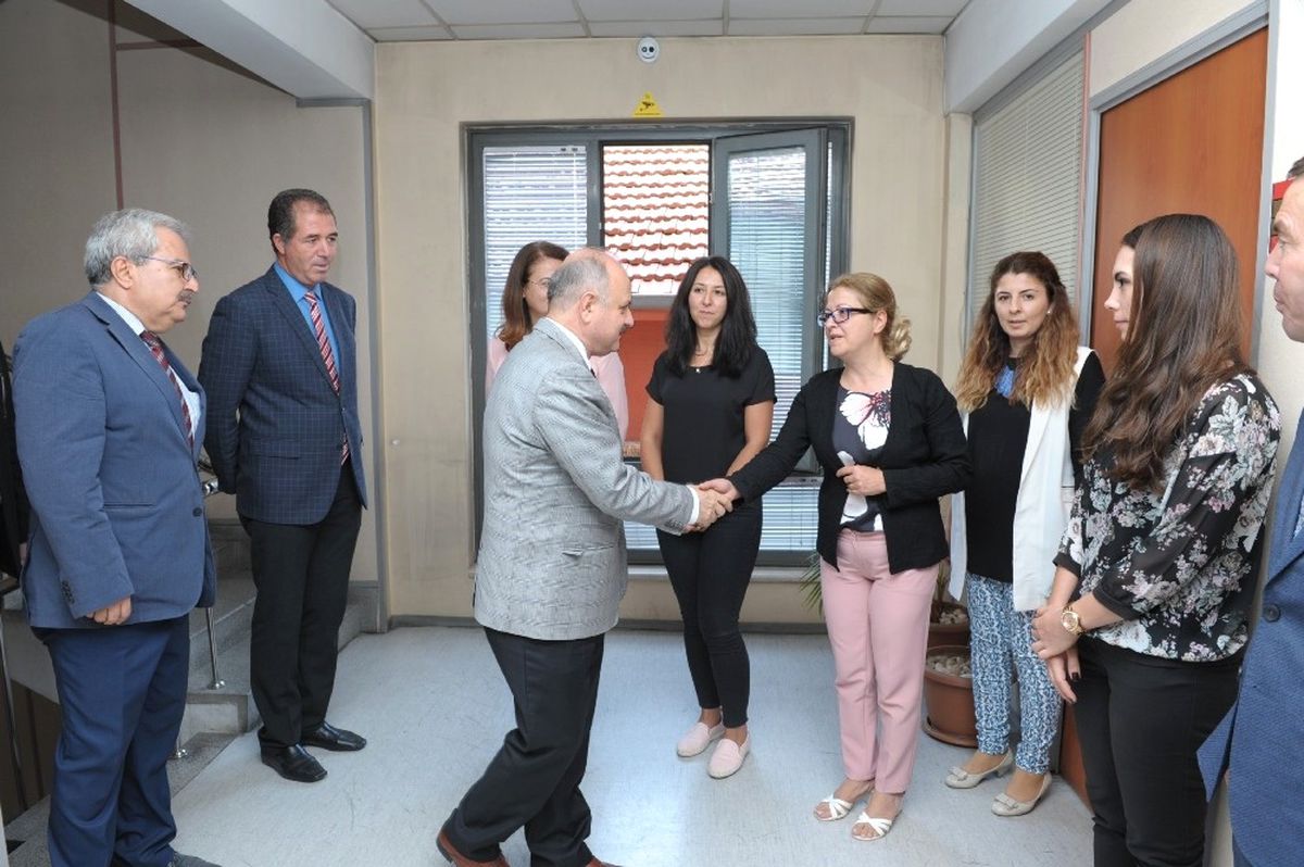 Vali Çakacak, Yikob\'un Yaptığı Çalışmalar Hakkında Bilgi Aldı