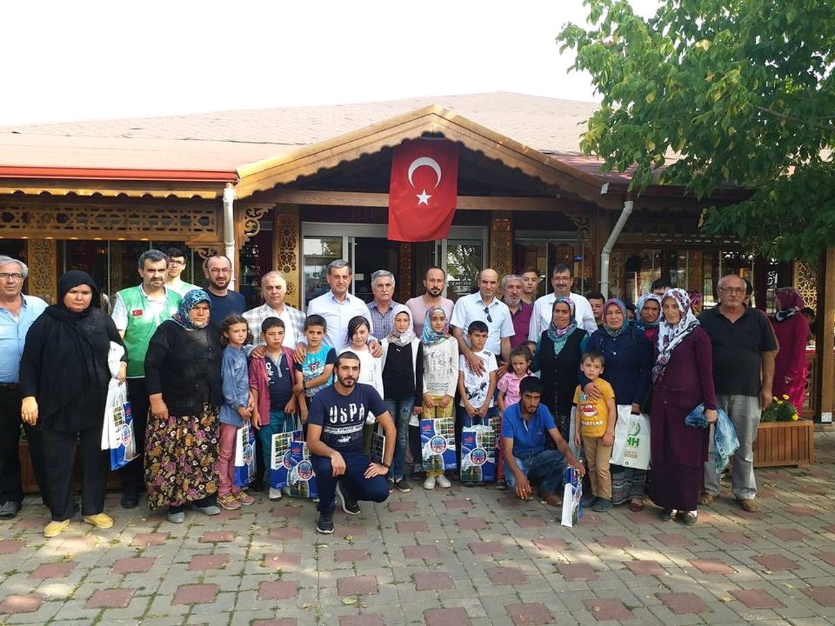 70 Çocuk Eynal Kaplıcaları\'nda Misafir Edildi