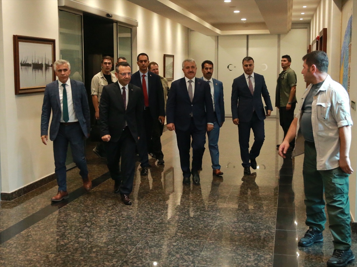 Bakan Arslan, Kocaeli Valiliği\'ni Ziyaret Etti
