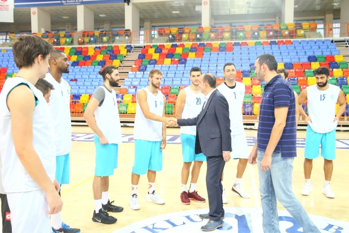 Başkan Altay\'dan Basketbol Takımına Ziyaret