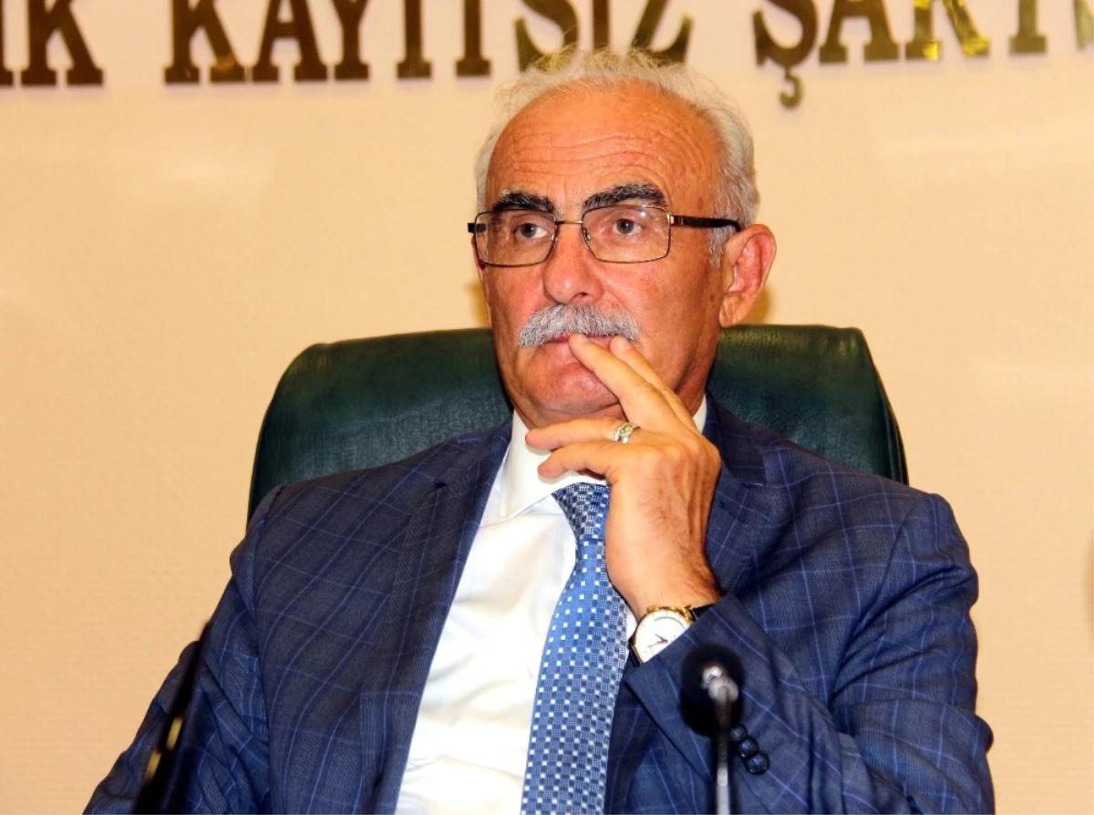 Başkan Yılmaz\'dan CHP\'li Üyeye: "Bu Tür Şovlara Gerek Yok"