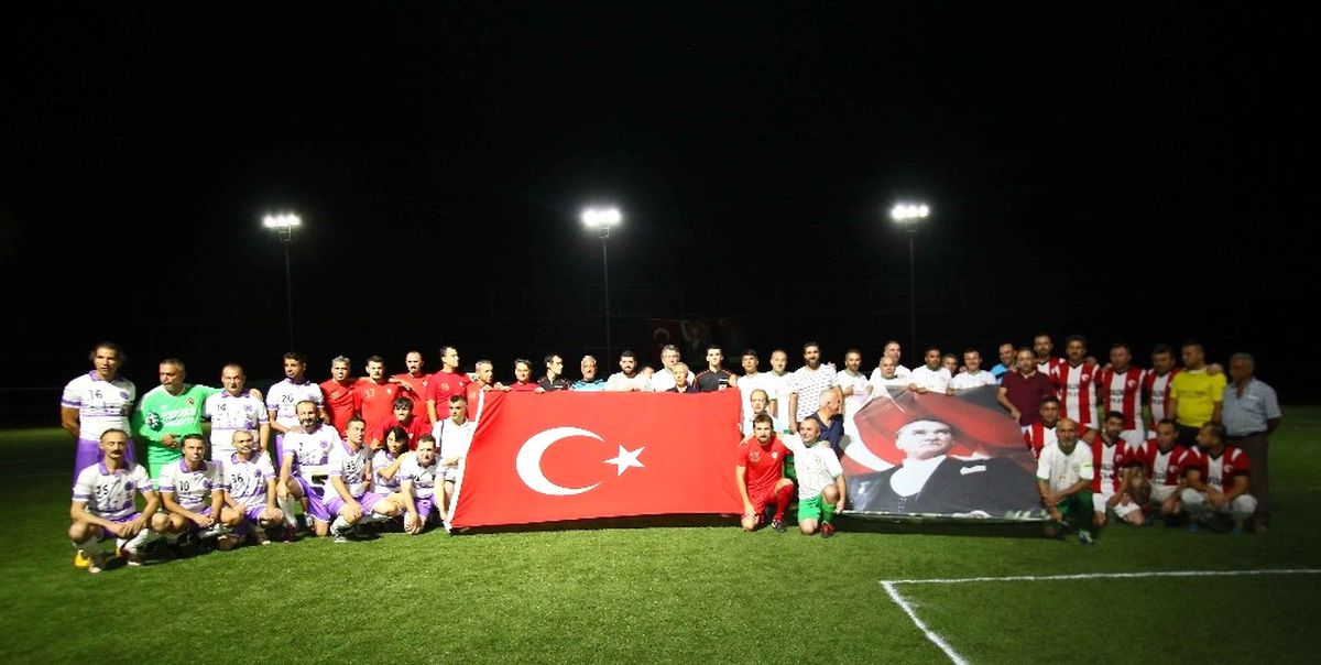 Bayraklı\'da Dernekler Turnuvada Buluştu