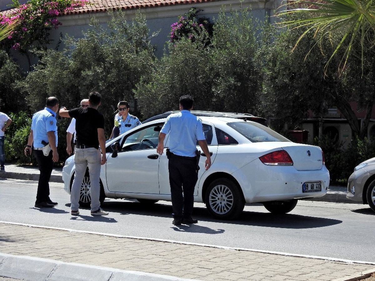 Çeşme\'de Telefon Dolandırıcıları Suçüstü Yakalandı