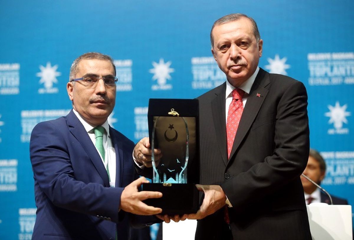 Cumhurbaşkanı Erdoğan\'dan Başkan Çelikcan\'a Ödül