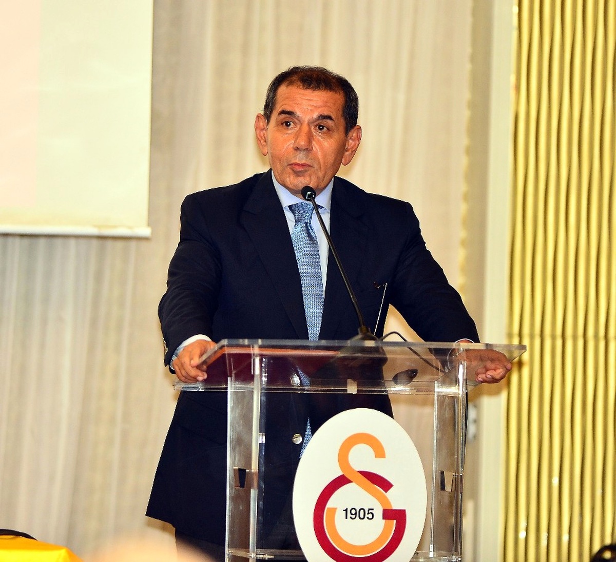 Dursun Özbek: "Bu Takım Sportif A.Ş. Kasasına Para Getirecek"