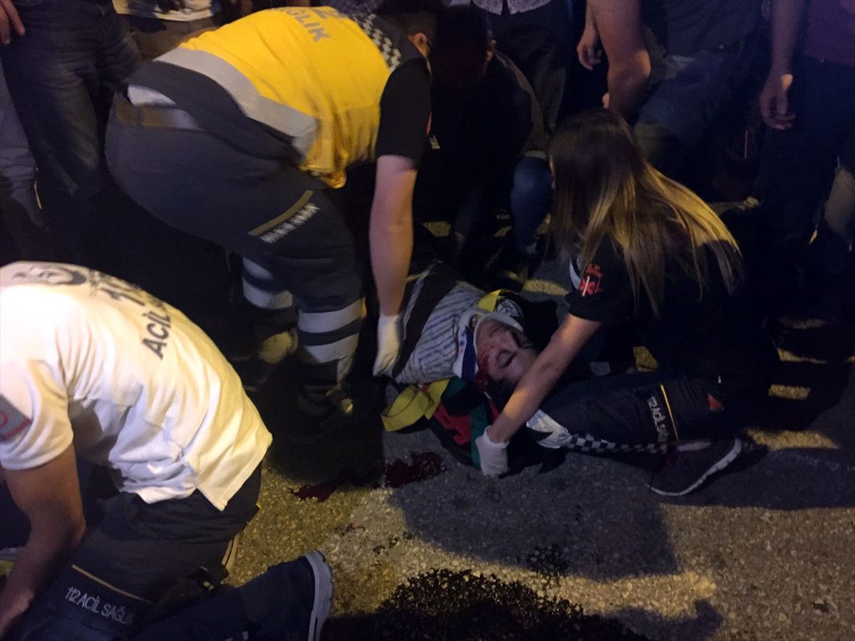 Düzce\'de Trafik Kazası: 3 Yaralı