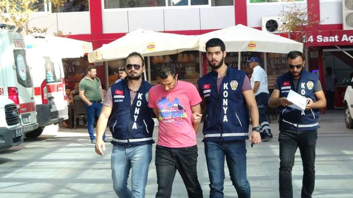 Eşini ve Misafirini Öldürüp, Yolcu Otobüsüyle Kaçarken Yakalandı