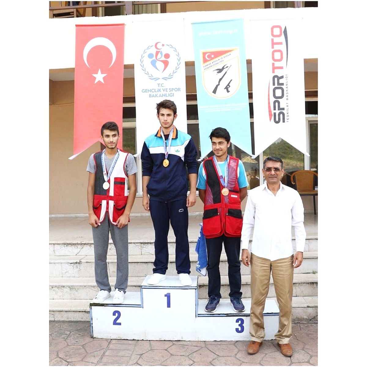 Hedefi 12\'den Vurdu