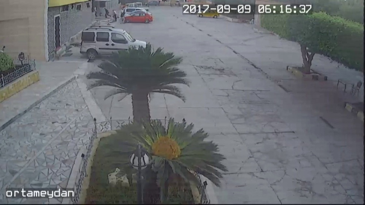 Hesabı Fazla Buldular, Bara Kalaşnikofla Ateş Ettiler