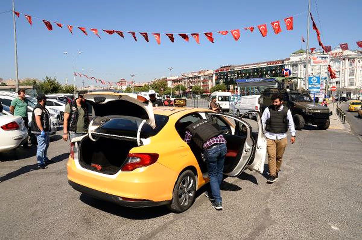 İstanbul\'da Taksi ve Minibüslere Denetim