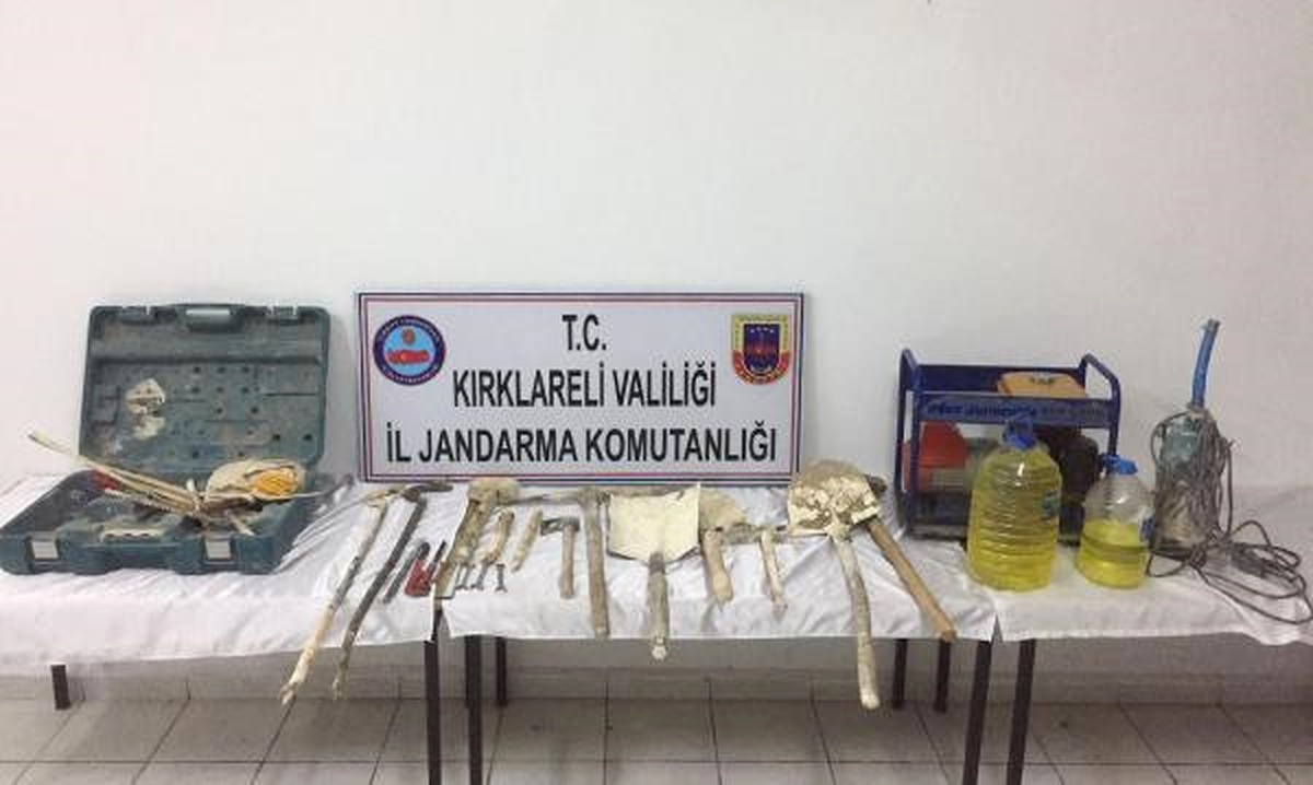 Kırklareli\'de Kaçak Kazı Yapan 10 Kişi Yakalandı
