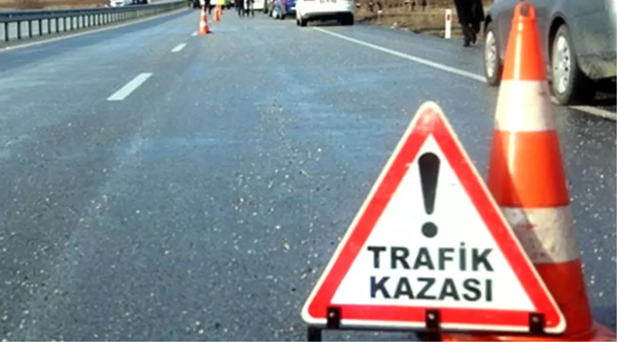 Kocaeli\'de Trafik Kazası: 2 Yaralı