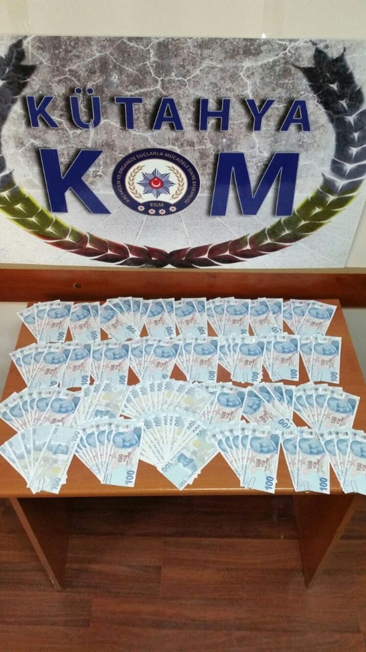 Kütahya\'da 291 Adet Sahte 100 Liralık Banknot Ele Geçirildi