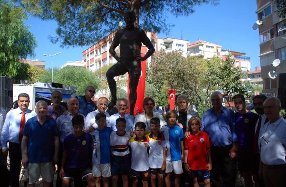Metin Oktay İzmir\'de Anıldı