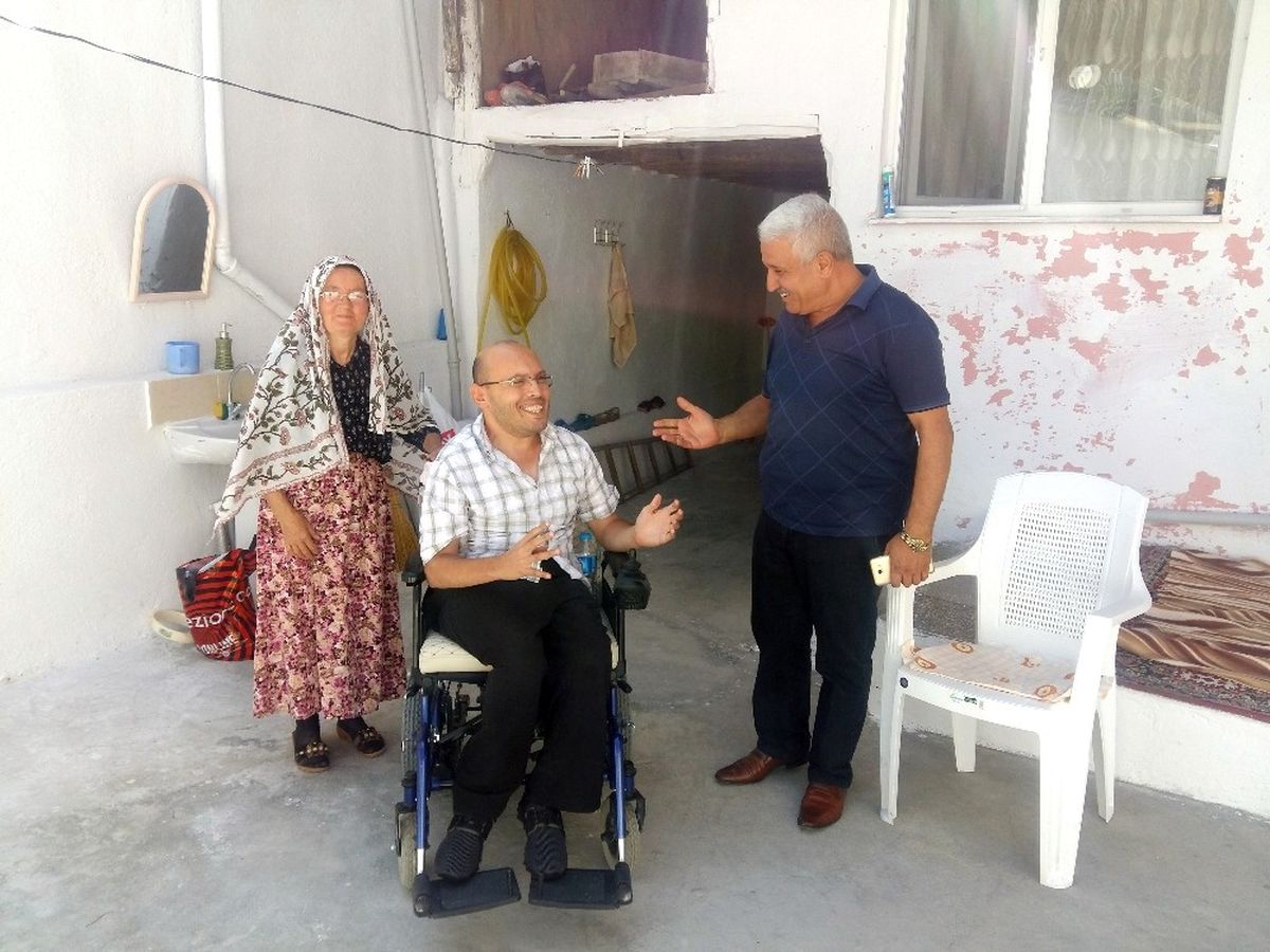 Ömrünü Yeğenine Adadı