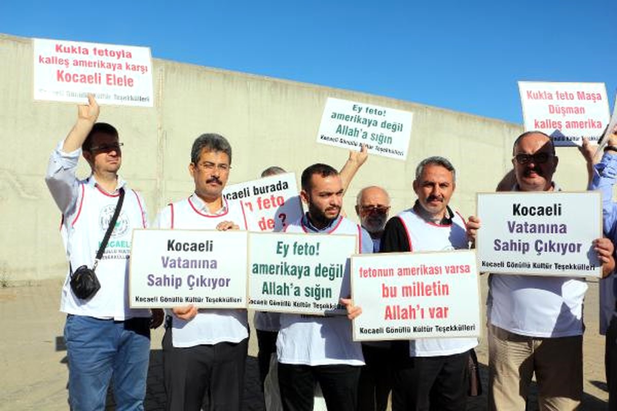 Stk\'lar Donanma Davasını İzlemeye Geldi (4)