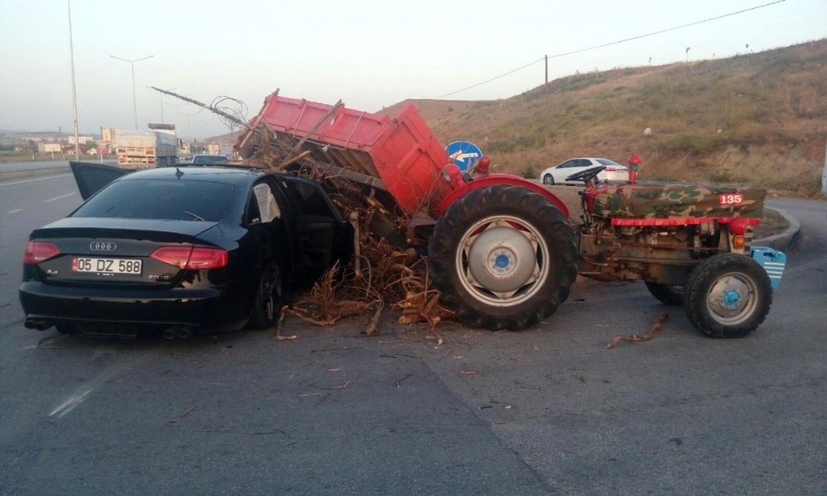Sungurlu\'da Trafik Kazası: 2 Yaralı
