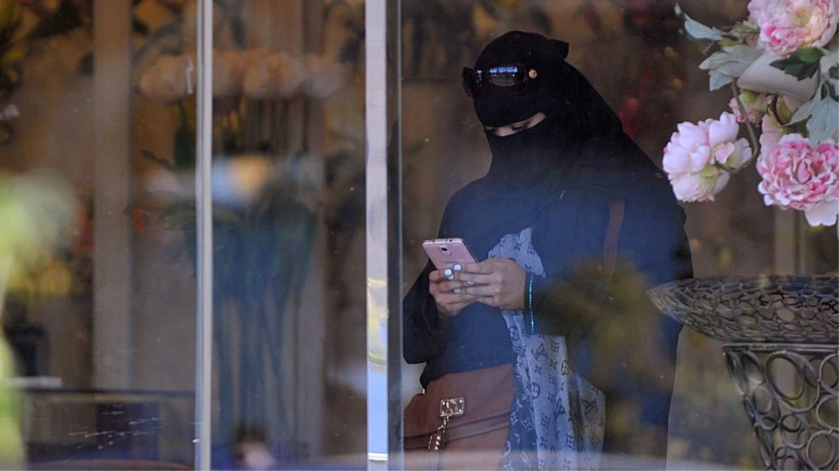 Suudi Arabistan Sosyal Medyadaki \'Terör Bağlantılı\' Mesajların İhbar Edilmesini İstedi