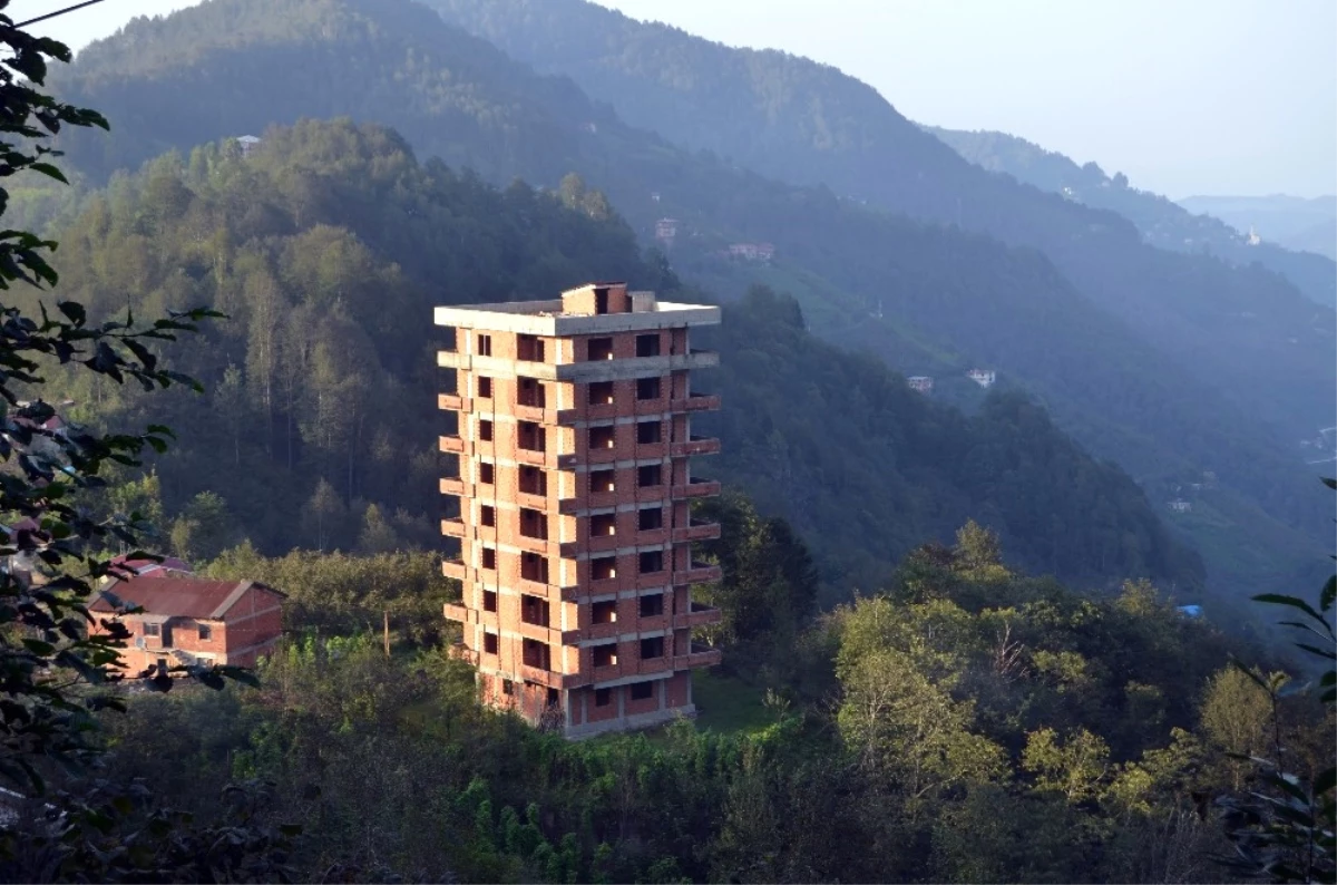 Trabzon\'da Sosyal Medyada Gündem Olan 9 Katlı Binada Gerçek Ortaya Çıktı