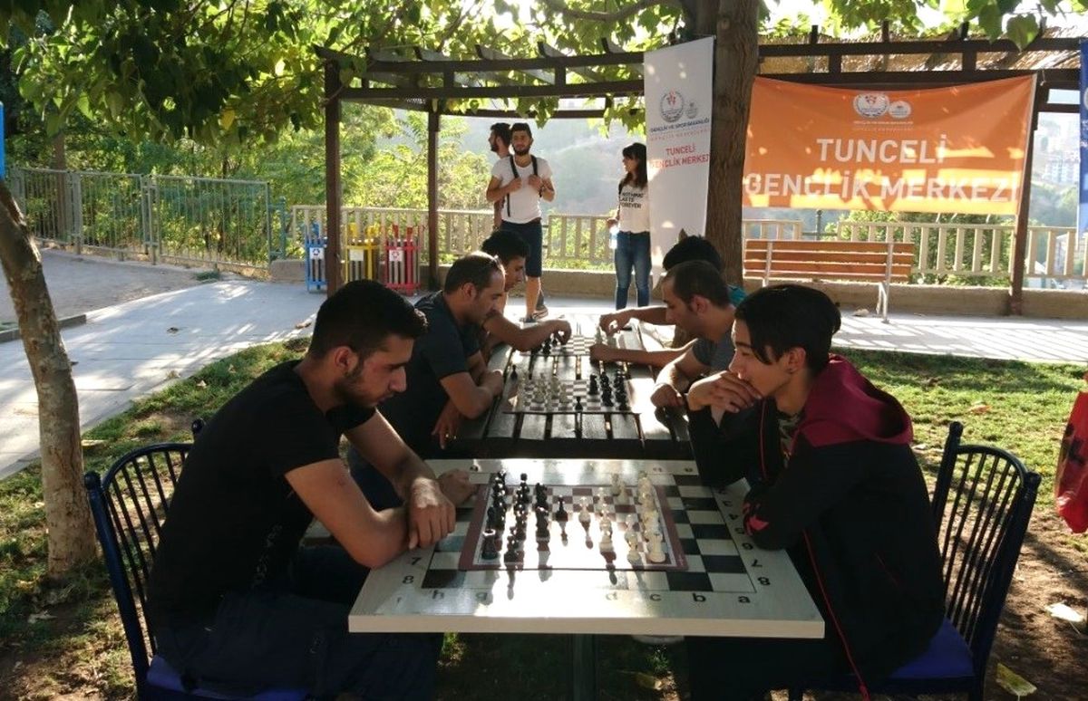 Tunceli\'de "Sokakta Satranç Var" Etkinliği