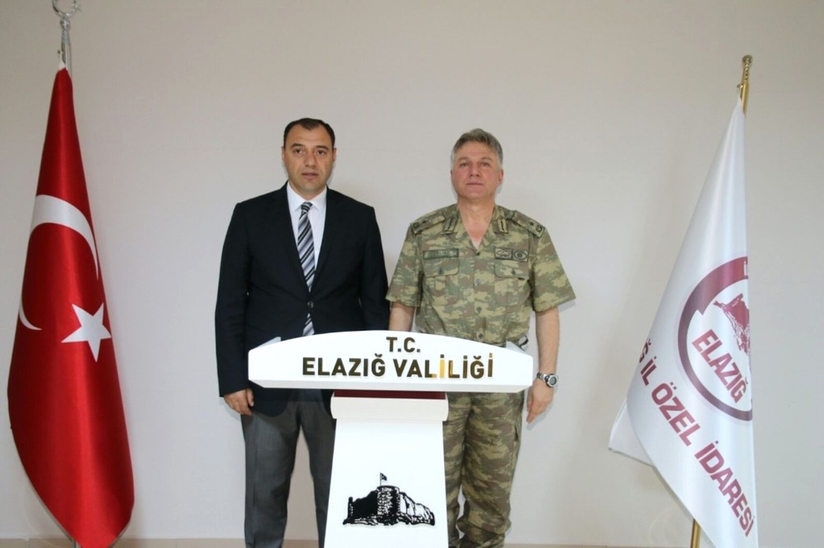 Vali Kaldırım ile Jandarma Bölge Komutanı Çolak Bir Araya Geldi