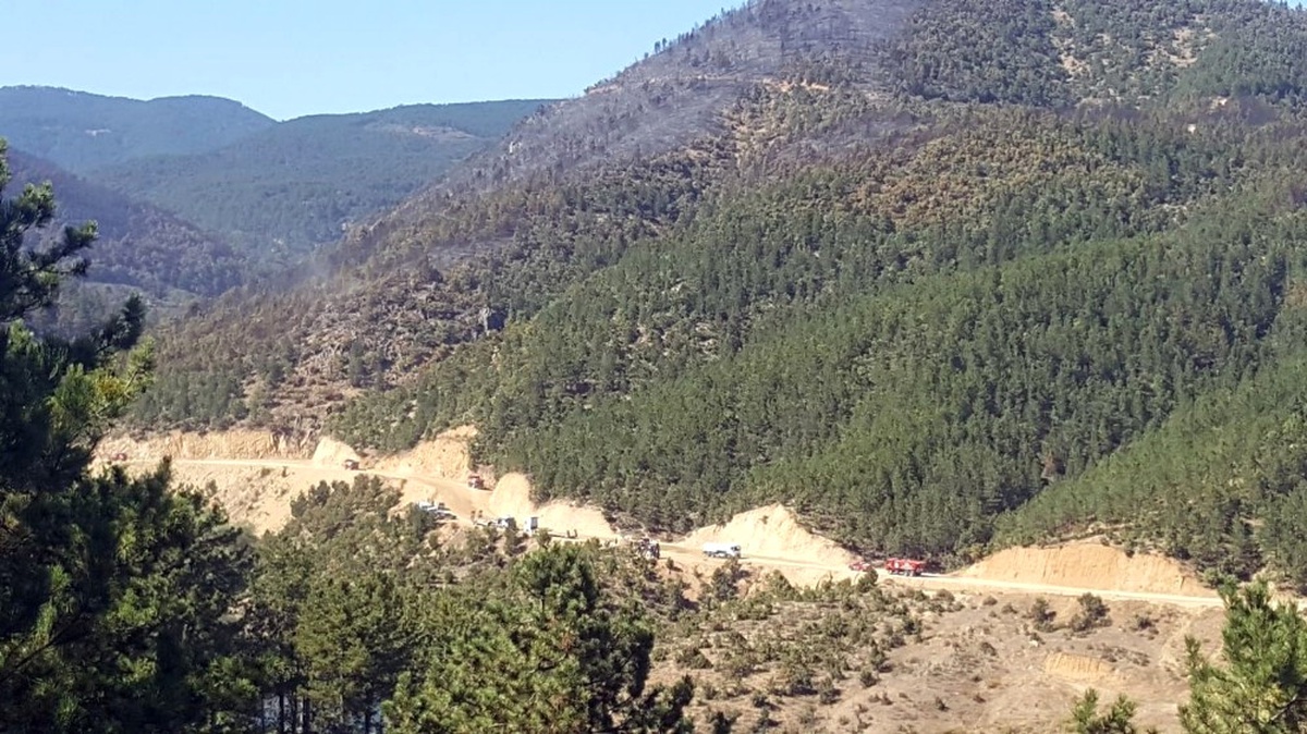 Yangın Kontrol Altına Alındı, Soğutma Çalışmaları Devam Ediyor